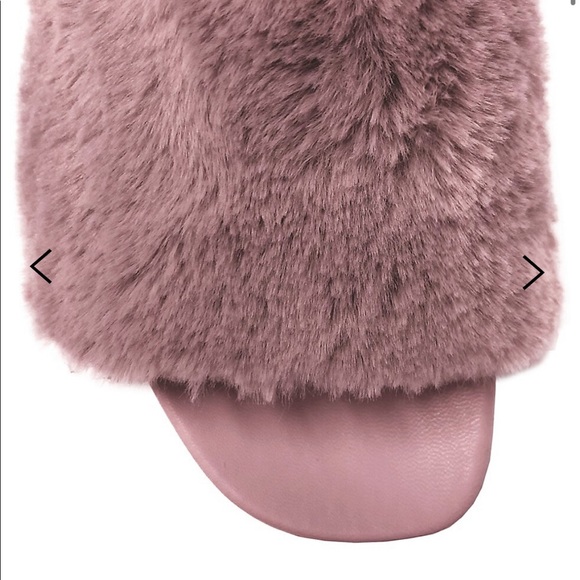 💗FAUX FUR SLIPPERS - Picture 2 of 5